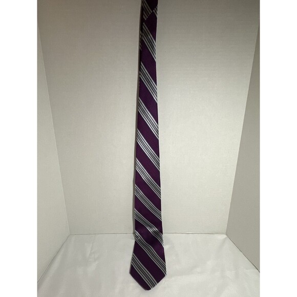 Jos A Bank Purple‎ And White Striped Tie Made In Italy 100% Silk - Picture 3 of 3